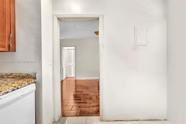 1300 NW 43rd Ter 201, Lauderhill, FL 33313