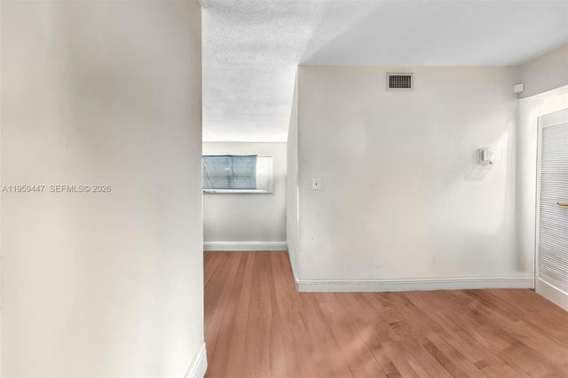 1300 NW 43rd Ter 201, Lauderhill, FL 33313