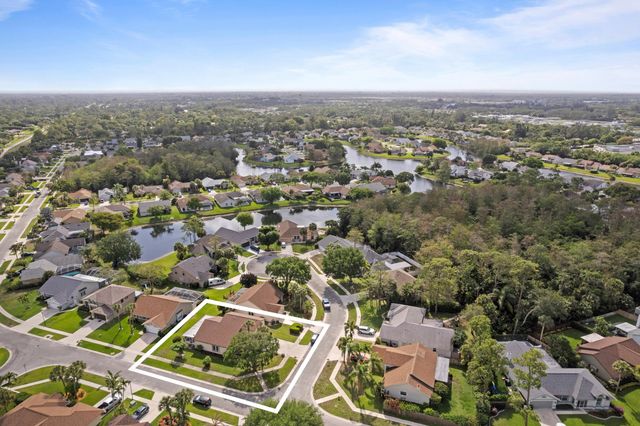 9935 Pine Dust Court, Wellington, FL 33467