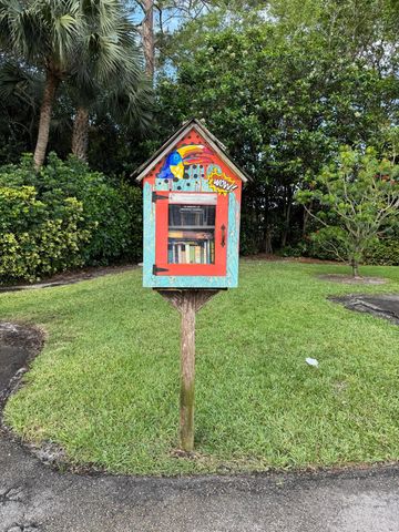 9935 Pine Dust Court, Wellington, FL 33467