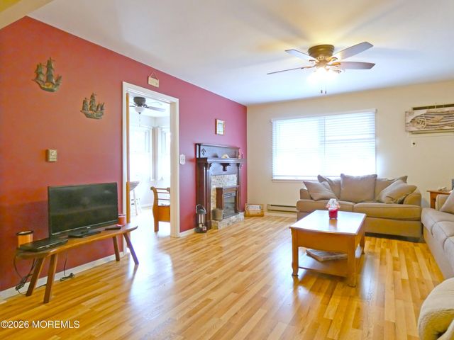 38 Cranberry Road, Manahawkin, NJ 08050