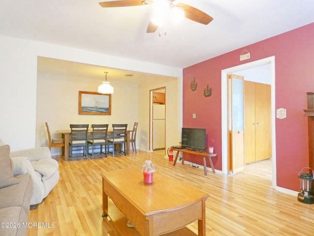 38 Cranberry Road, Manahawkin, NJ 08050