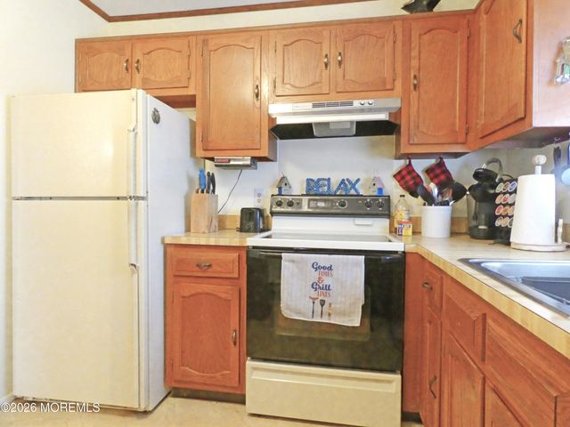 38 Cranberry Road, Manahawkin, NJ 08050