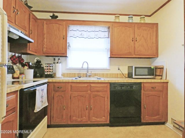 38 Cranberry Road, Manahawkin, NJ 08050