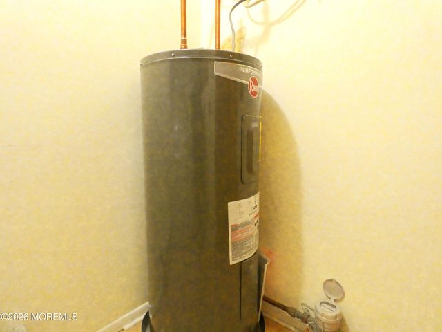 38 Cranberry Road, Manahawkin, NJ 08050