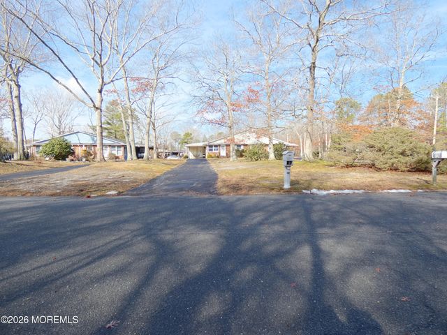 38 Cranberry Road, Manahawkin, NJ 08050