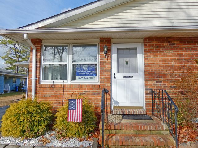 38 Cranberry Road, Manahawkin, NJ 08050