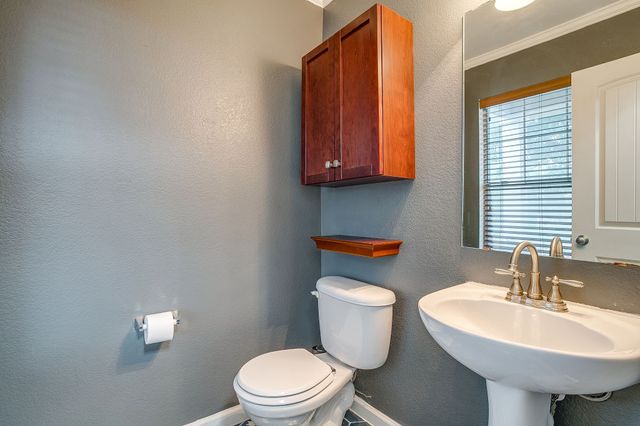 3028 Wakecrest Drive, Fort Worth, TX 76108