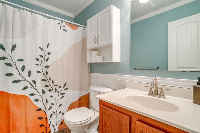 3028 Wakecrest Drive, Fort Worth, TX 76108