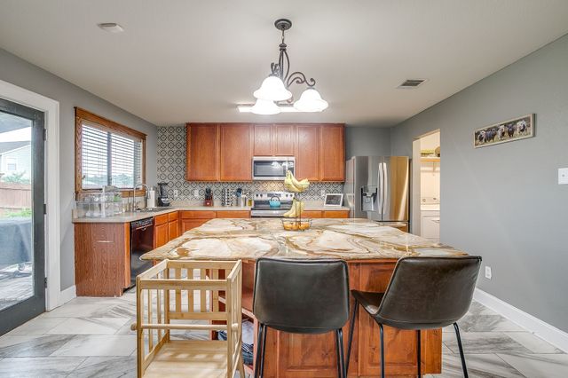 3028 Wakecrest Drive, Fort Worth, TX 76108