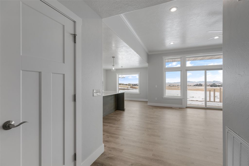 Image 10 of property listing at 35 Copper Creek Lane, Great Falls, MT 59405