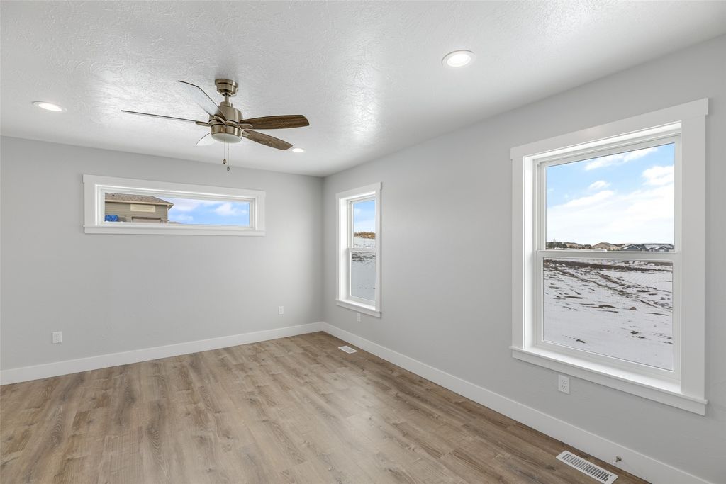 Image 12 of property listing at 35 Copper Creek Lane, Great Falls, MT 59405