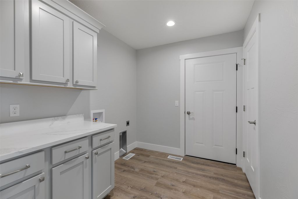 Image 18 of property listing at 35 Copper Creek Lane, Great Falls, MT 59405