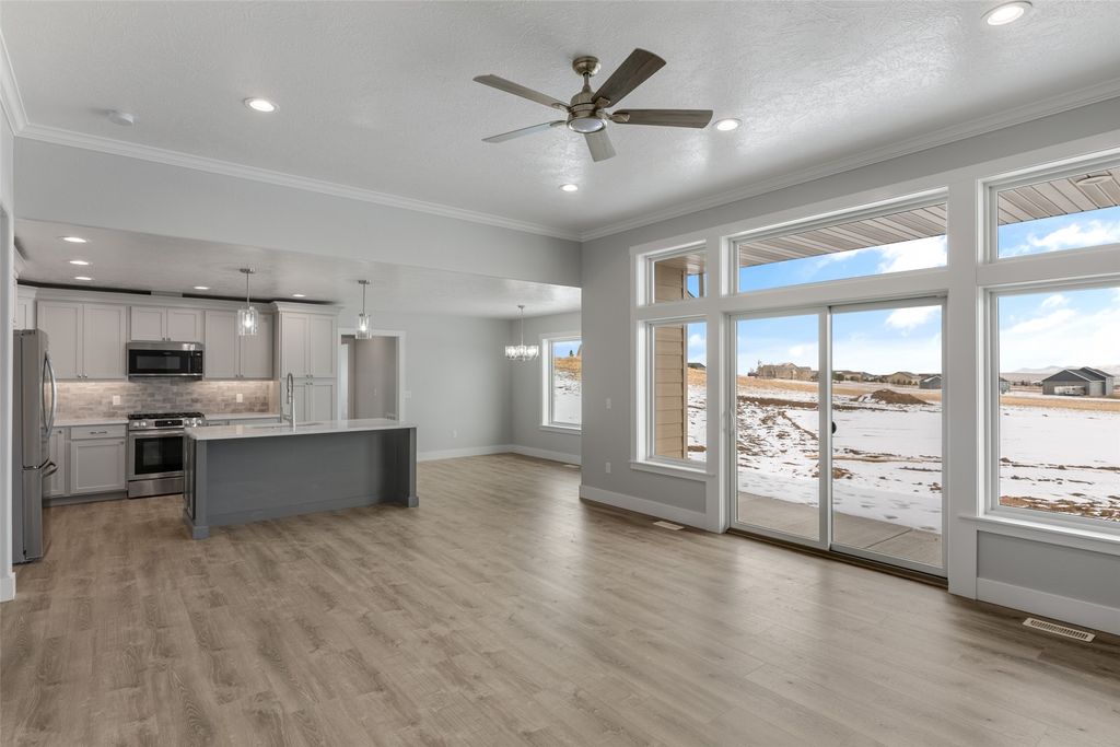 Image 2 of property listing at 35 Copper Creek Lane, Great Falls, MT 59405