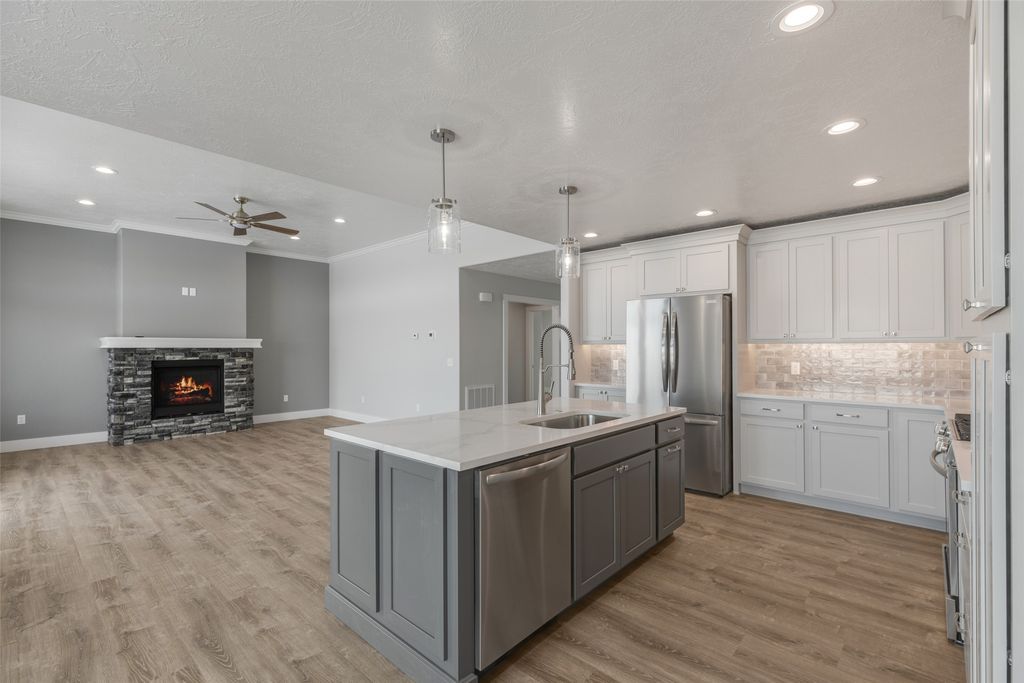 Image 8 of property listing at 35 Copper Creek Lane, Great Falls, MT 59405