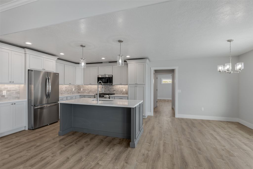 Image 9 of property listing at 35 Copper Creek Lane, Great Falls, MT 59405