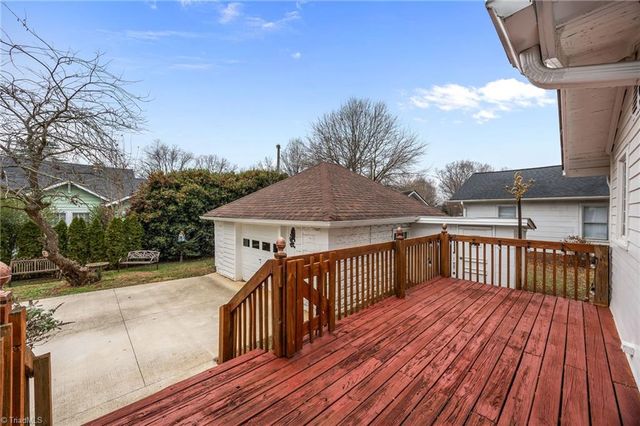 501 W 2nd Avenue, Lexington, NC 27292