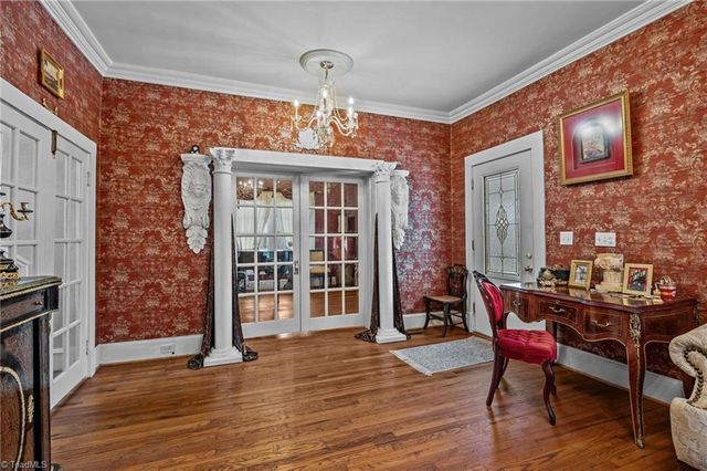 501 W 2nd Avenue, Lexington, NC 27292