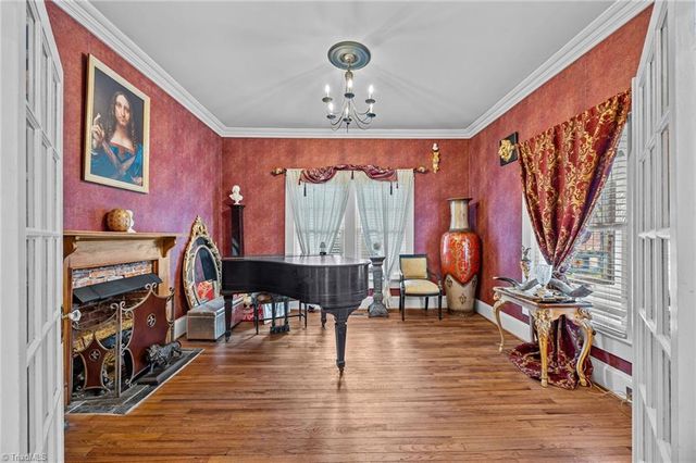 501 W 2nd Avenue, Lexington, NC 27292