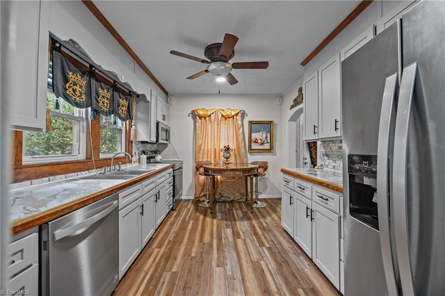 501 W 2nd Avenue, Lexington, NC 27292