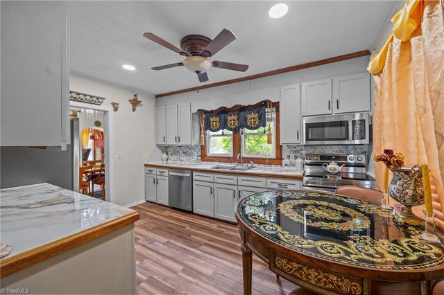 501 W 2nd Avenue, Lexington, NC 27292