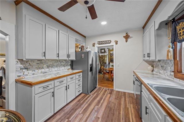 501 W 2nd Avenue, Lexington, NC 27292