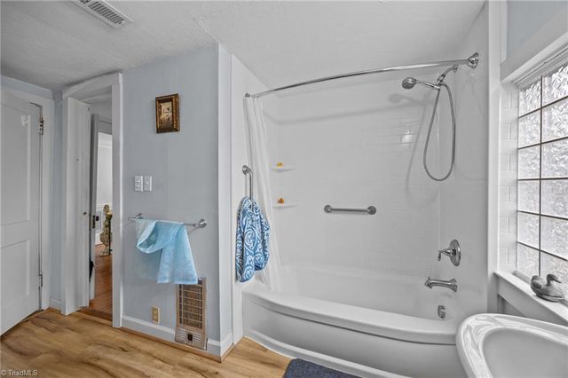 501 W 2nd Avenue, Lexington, NC 27292