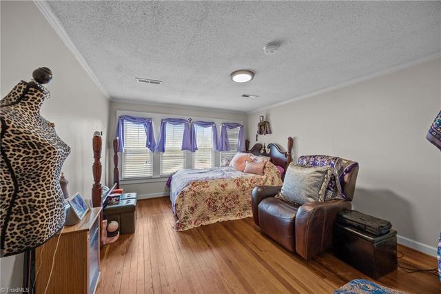 501 W 2nd Avenue, Lexington, NC 27292