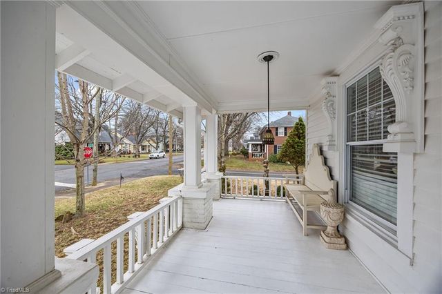 501 W 2nd Avenue, Lexington, NC 27292