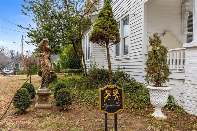 501 W 2nd Avenue, Lexington, NC 27292