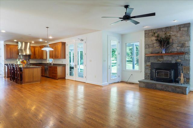 5202 CHASE LN, Midland, VA 22728
