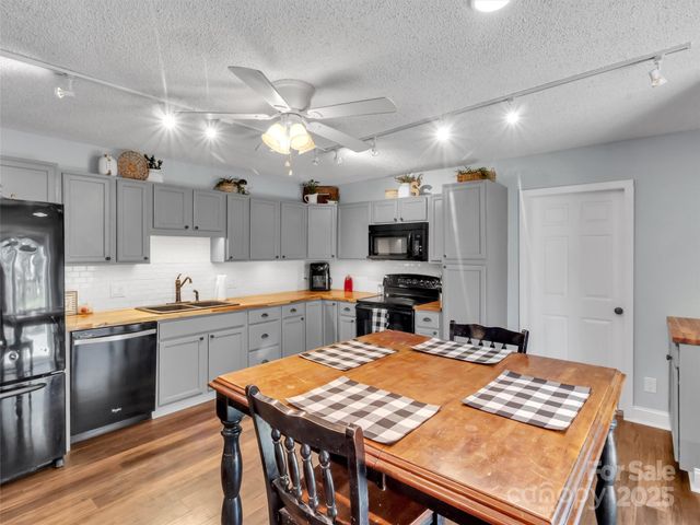 165 Foggy Cove Road, Waynesville, NC 28785