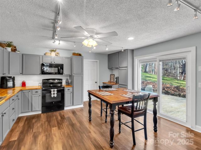 165 Foggy Cove Road, Waynesville, NC 28785