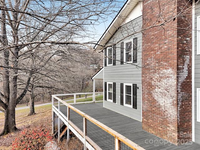 165 Foggy Cove Road, Waynesville, NC 28785