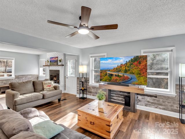 165 Foggy Cove Road, Waynesville, NC 28785