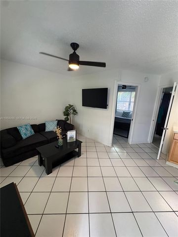 3210 Canal Dr 7, Pompano Beach, FL 33062