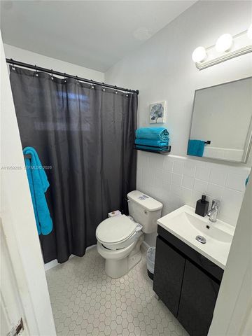 3210 Canal Dr 7, Pompano Beach, FL 33062