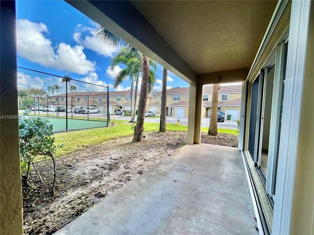 12161 SW 4th St 1, Pembroke Pines, FL 33025