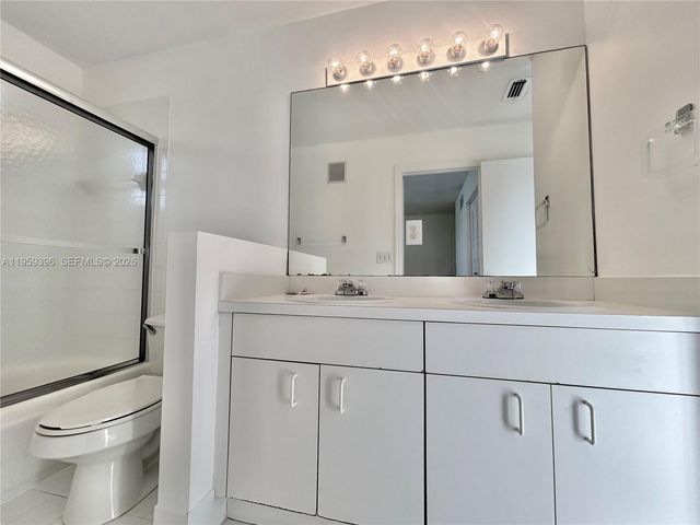 12161 SW 4th St 1, Pembroke Pines, FL 33025