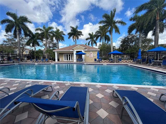 12161 SW 4th St 1, Pembroke Pines, FL 33025