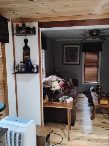 401 Shady Drive, Collettsville, NC 28611