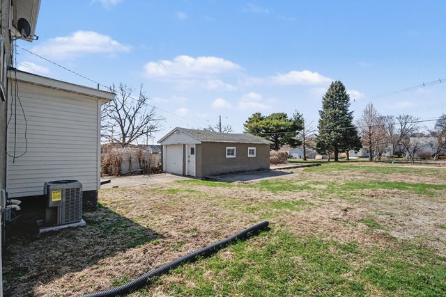 259 16th Place, Clinton, IA 52732