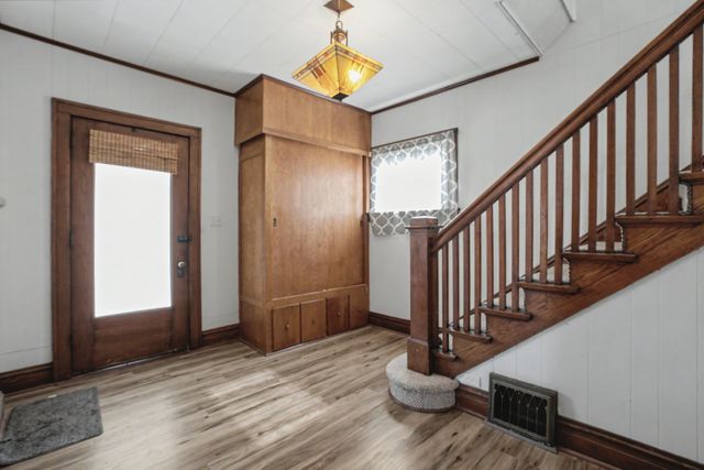 259 16th Place, Clinton, IA 52732