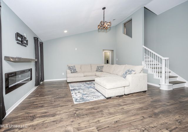 2501 SW Shelby Lane, Ocean Springs, MS 39564