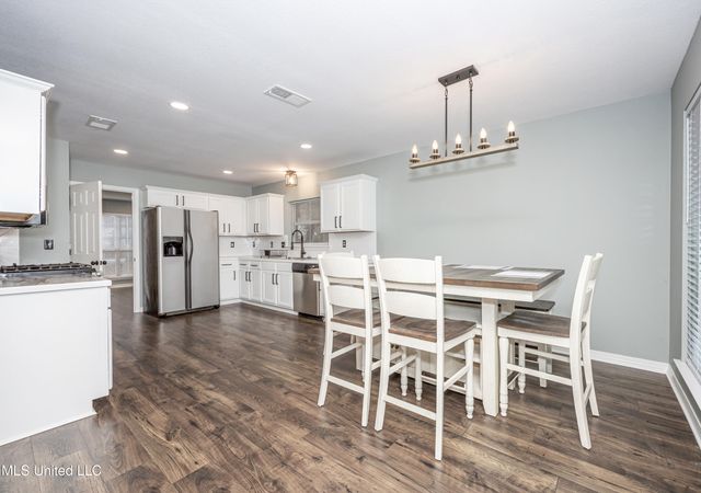 2501 SW Shelby Lane, Ocean Springs, MS 39564