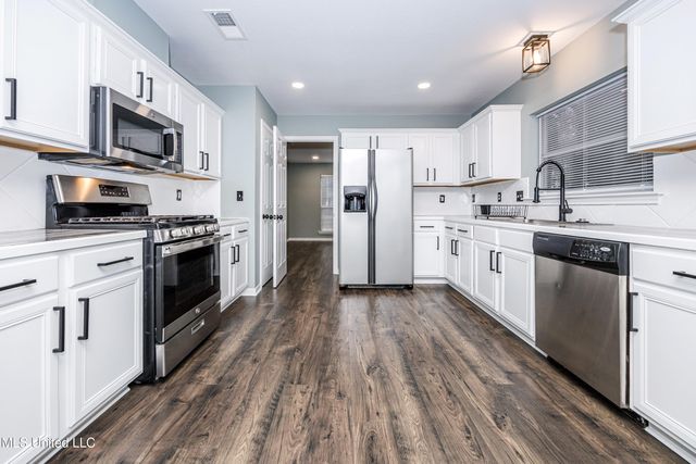 2501 SW Shelby Lane, Ocean Springs, MS 39564