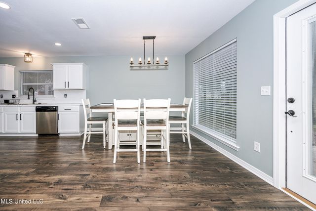 2501 SW Shelby Lane, Ocean Springs, MS 39564