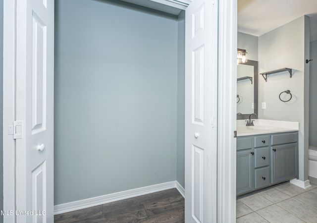 2501 SW Shelby Lane, Ocean Springs, MS 39564