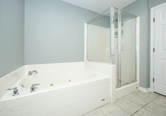 2501 SW Shelby Lane, Ocean Springs, MS 39564