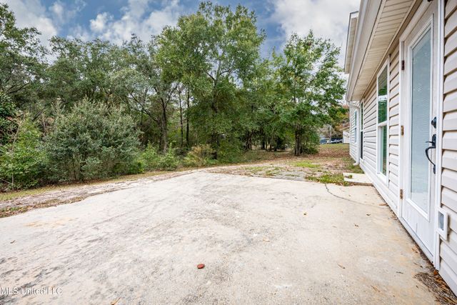 2501 SW Shelby Lane, Ocean Springs, MS 39564